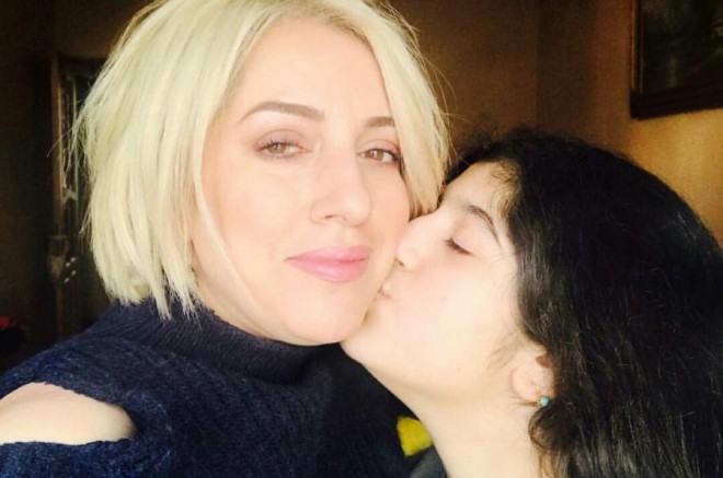 Lalə Məmmədova qızı Nərgizlə - foto