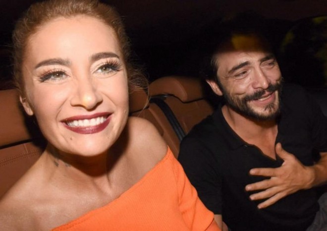 Müğənni keçmiş sevgilisi üçün oxudu - video