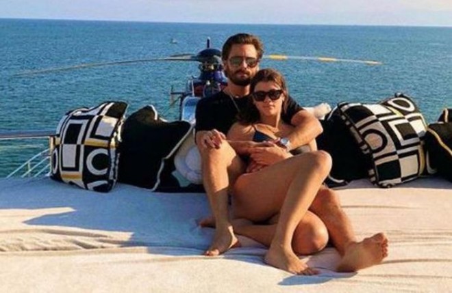 Model baldırına silikon vurdurdu - foto