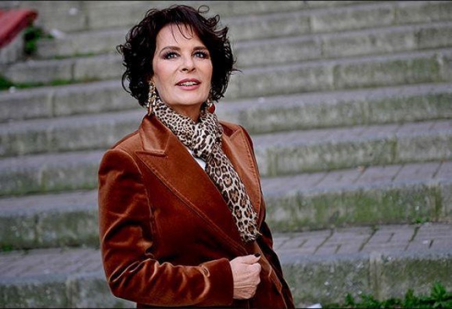 Aktrisanın&nbsp;ayağı sındı