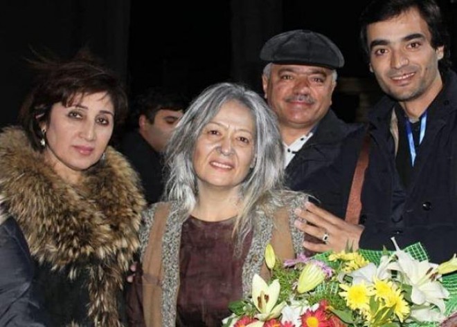 Əməkdar artist&nbsp;saçlarını ağartdı - foto