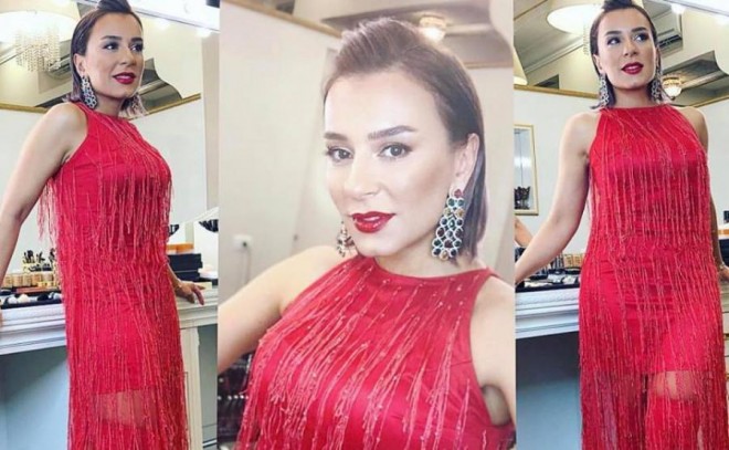 Əməkdar artistə qırmızı rəng yaraşdı - foto