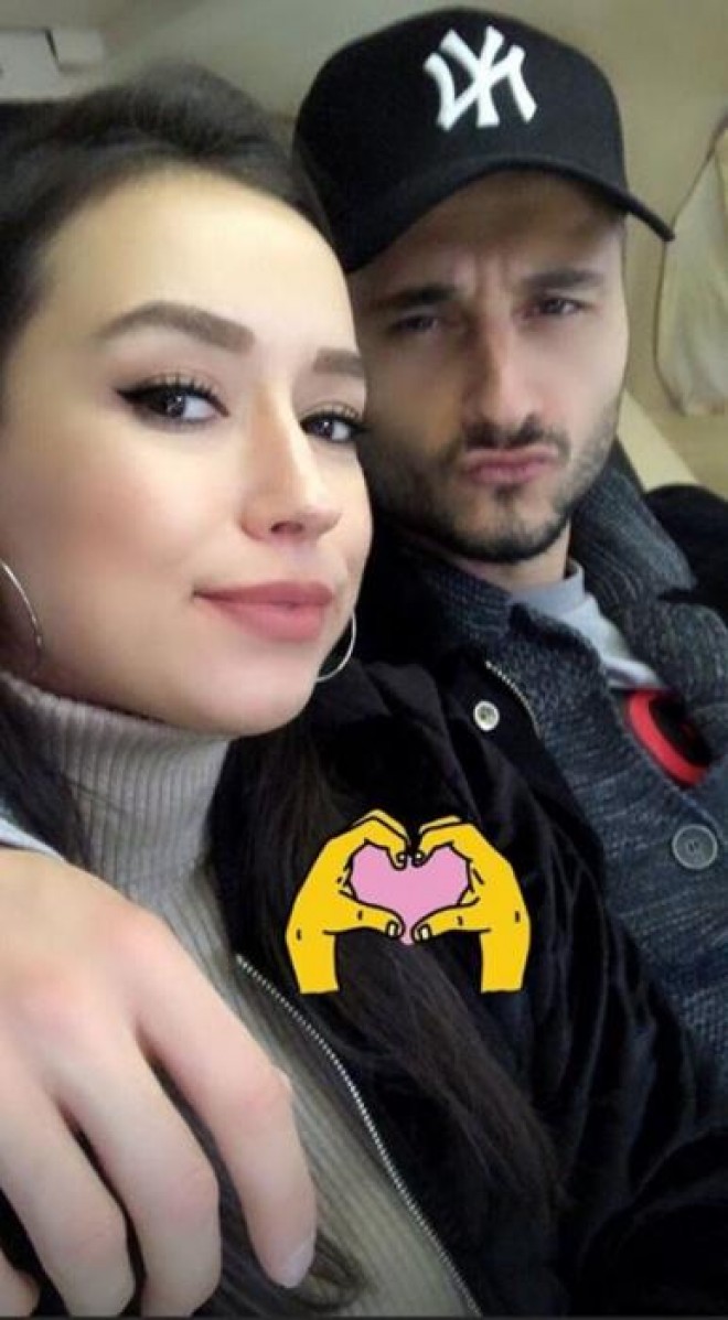 Müğənni küsülülüyə son qoydu