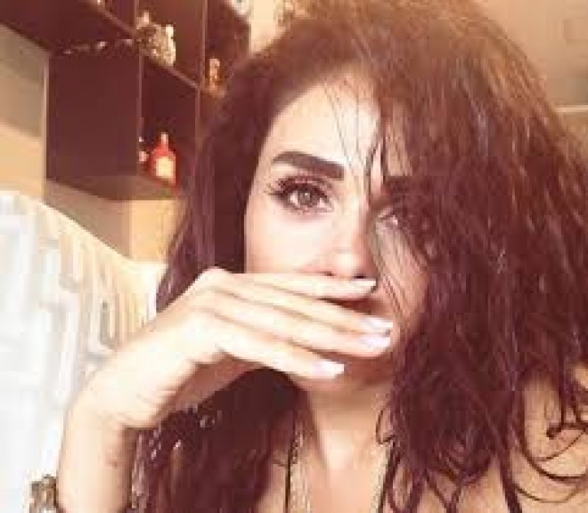 Günel "Bir adam var" klipini təqdim etdi - video