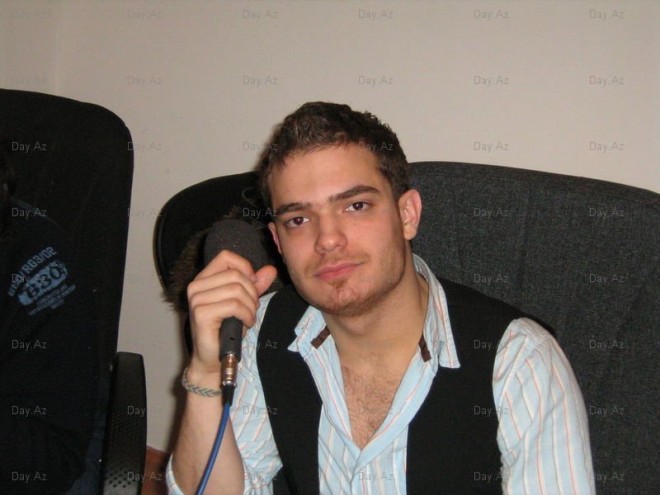 Elnur Hüseynov&nbsp;3 sinql çıxaracaq