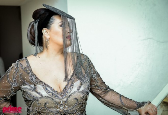 "Dünya ulduzları mənə baxıb geyinirlər" - Elza