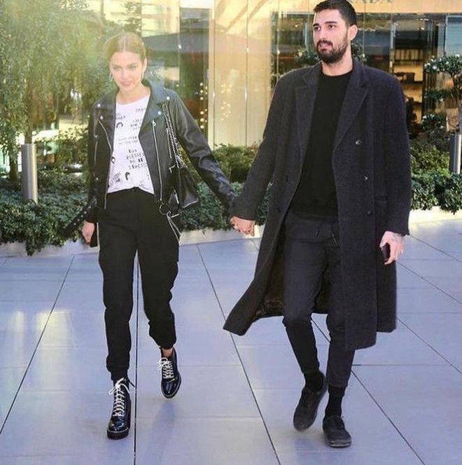 Müğənni İdo sevgilisi ilə barışdı