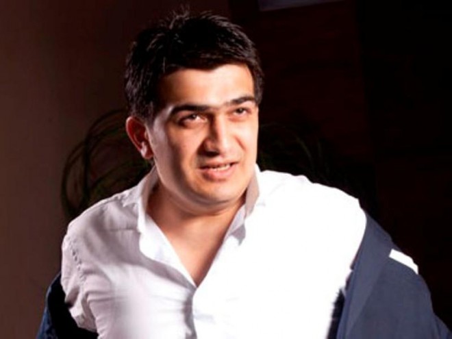 Əbdül Xalidin böyrəyi ağrıyır