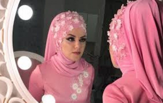 Özünə "Xınaların şahzadəsi" adını verdi 