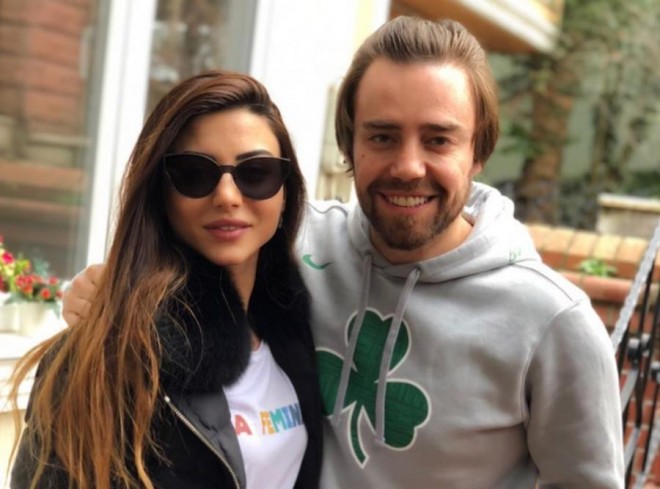 Aysel Əlizadə türkiyəli müğənni ilə göründü