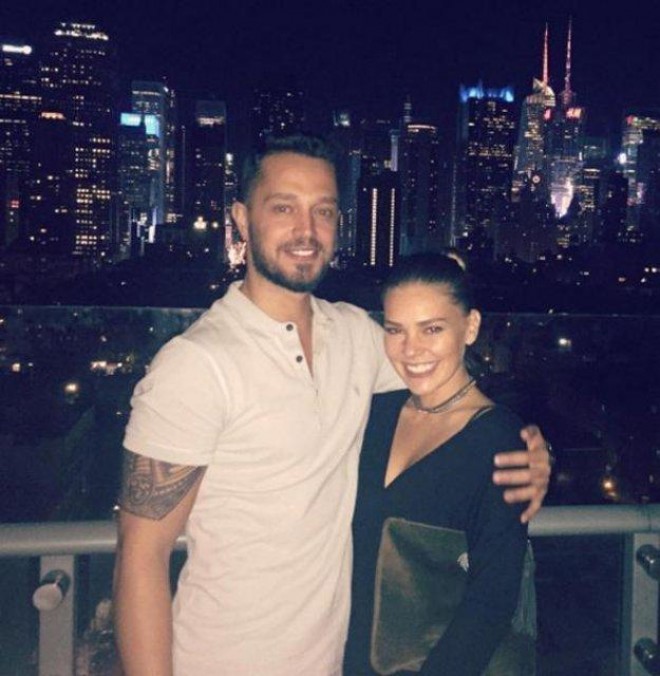 Müğənni aktrisa ilə barışdı