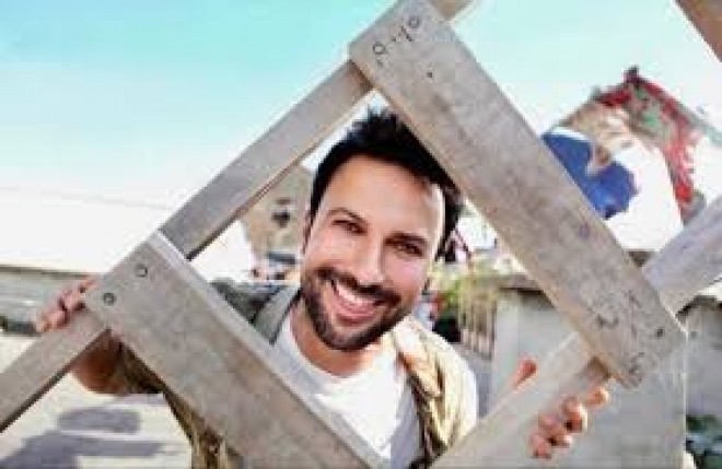 Tarkan qızının&nbsp;ayaqlarını göstərdi