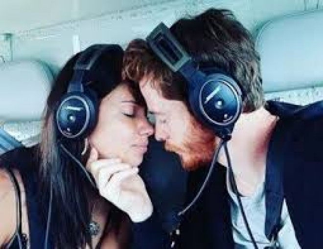 Model&nbsp;sevgilisi ilə qürur duyur