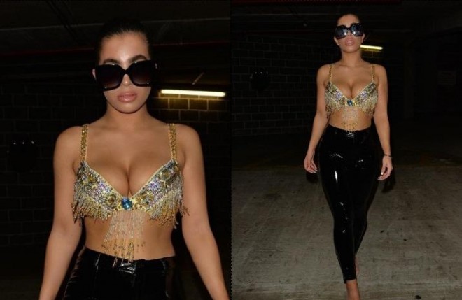 Model küçəyə busqalterdə çıxdı- foto