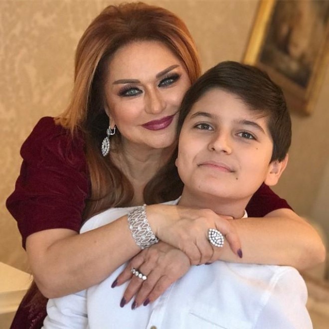 Mələkxanım oğlu ilə şəklini paylaşdı