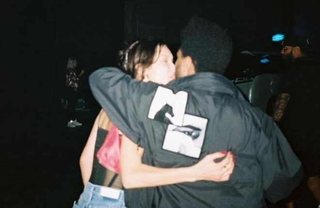 Model sevgilisi ilə Tokioda öpüşdü - foto