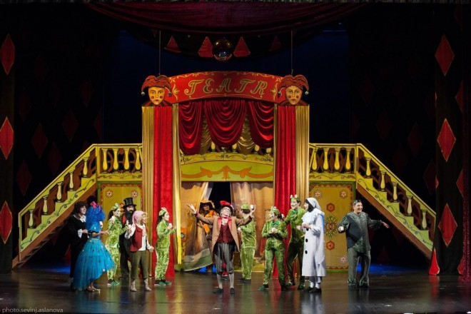 “Buratino axmaqlar ölkəsində” göstərildi - foto