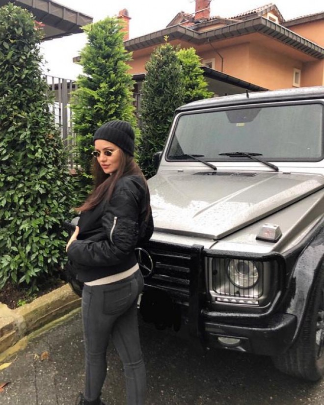 Aktrisa 4 aylıq hamilədir