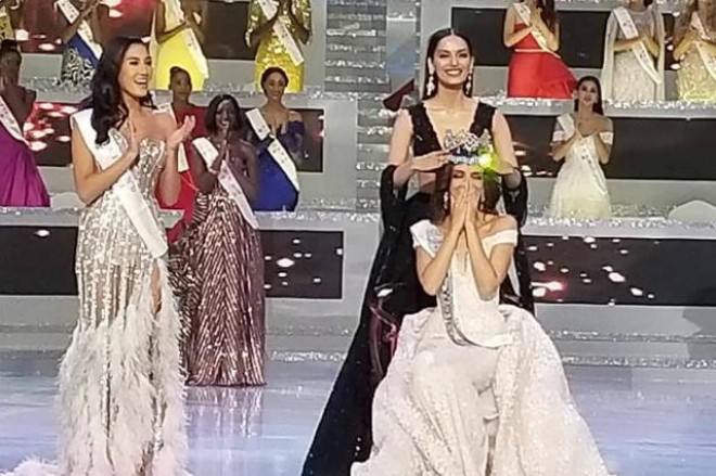 Meksikalı qız dünyanın ən gözəli seçildi - foto