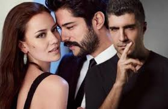 Özcan Dənizin paylaşdığı şəkil aləmi qarışdırdı