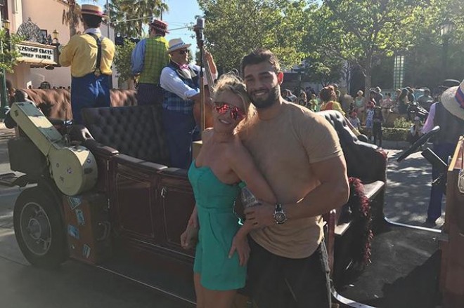 Müğənni sevgilisi ilə istirahətə getdi&nbsp;