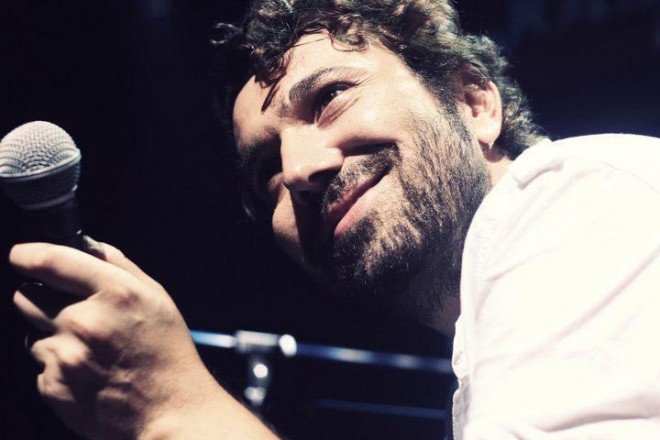 Müğənni üç ildir eyni ayaqqabını geyinir