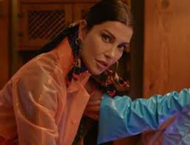 Deniz Akkaya yeni fotosessiya etdirdi&nbsp;