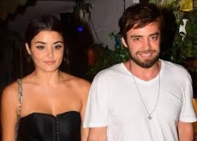 Aktrisa müğənnidən ayrıldı