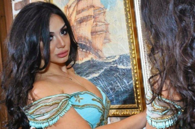 Lətifə paylaşdığı şəkillə gündəm oldu