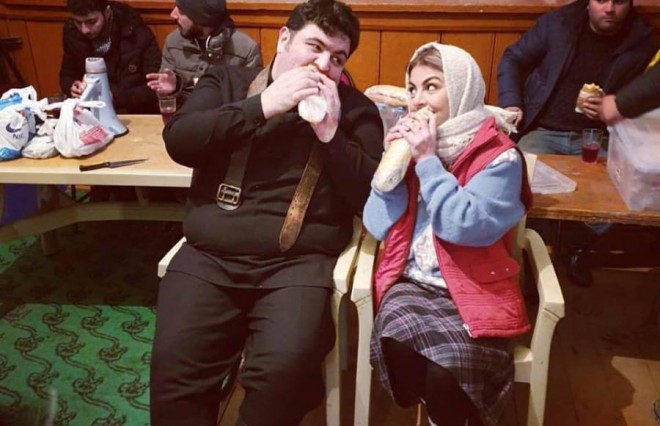 Aşıqlar Samirə və Əli Tapdıqoğlu&nbsp;kəndli obrazında