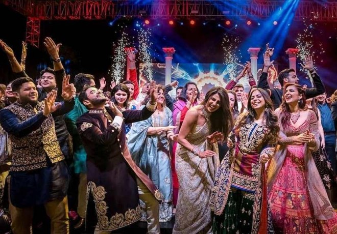 Nik Conas Bollivud ulduzu ilə evləndi - foto