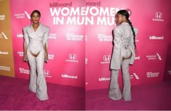 Hamı müğənninin şalvarına baxdı - foto