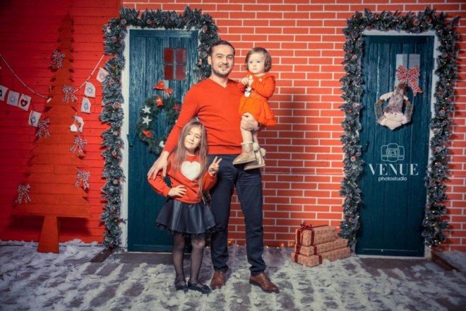 Emil Bədəlov qızları ilə fotosessiya etdirdi