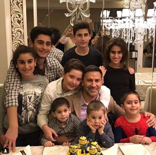 Hər ay övladlarına 100 min lirə xərcləyir