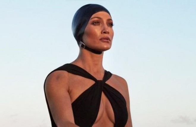 Cennifer Lopez fotosessiya etdirdi