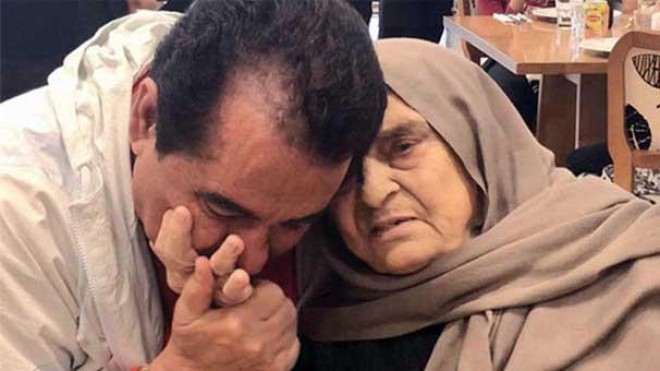 İbrahim Tatlısəsin anası vəfat etdi