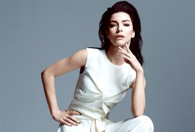 Aktrisa özünə rəqib axtarır