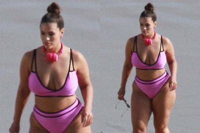 Model Eşli Qrem bikinidə - foto