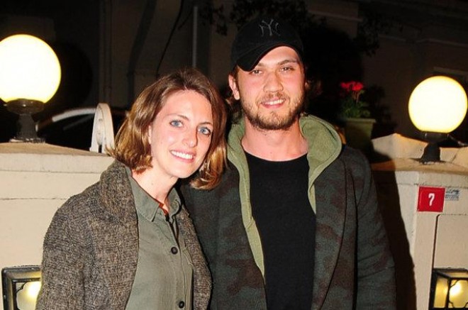 Serialın baş rol ifaçısı evlənir