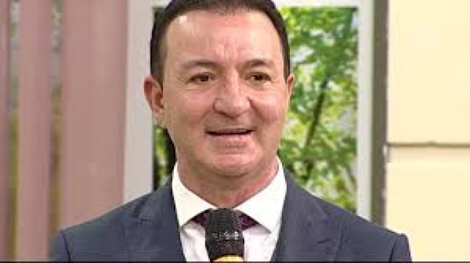 Əməkdar artistin oğlu ilə şəkli