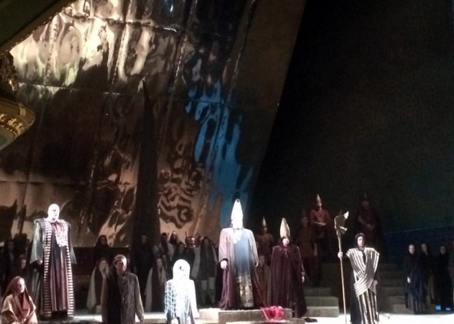 Əvəz Abdulla Latviya Opera Teatrının səhnəsində - foto