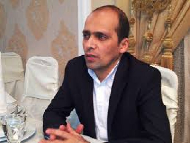 Teymur Əmrah aparıcılardan danışdı