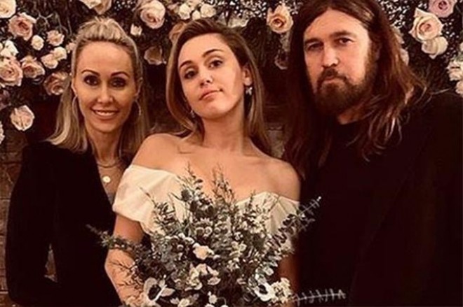 Dünya ulduzu ərə getdi