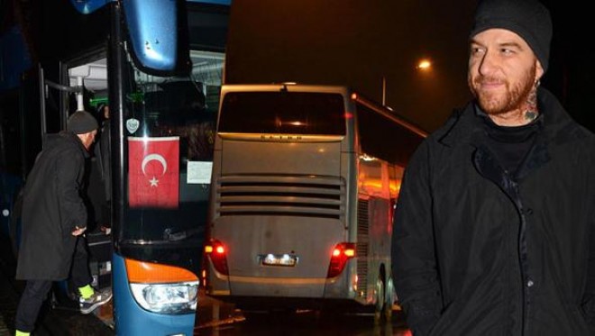 Gökhan Özoğuz avtobusda yaşayır?