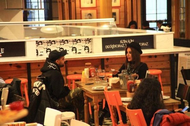 İrem Derici rəqqas ilə eşq yaşayır