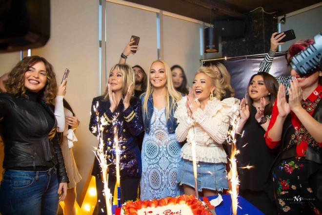 "Dönmək olmur" klipi təqdim olundu - video