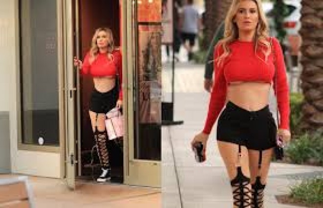 "Playboy" gözəlinin tərzi göz oxşadı - foto