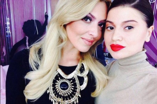 Hadise bacısı ilə barışdı