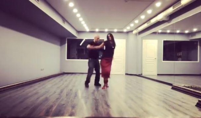 Günelin rəqsi gündəm yaratdı - video