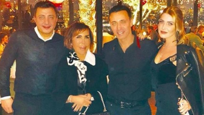 Mustafa Sandalın sevgilisi ilə şəkli